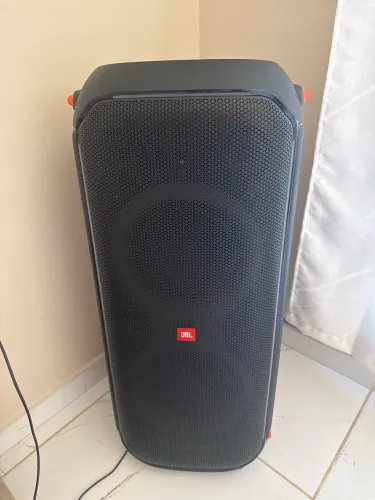 Caixa de som JBL 710