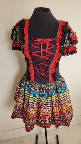 Vestido festa junina adulto. Tamanho M. Preto com estampado