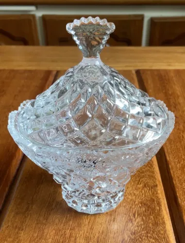 Bomboniere de cristal, marca Diamond Lyor.