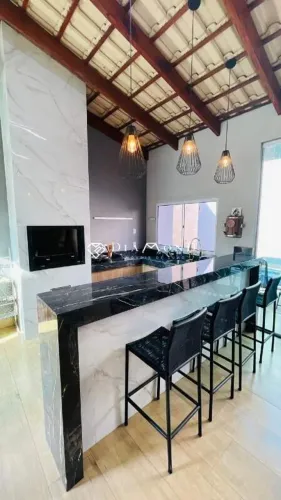 Casa à venda, 3 quartos, 1 suíte, 4 vagas, Umuarama - Uberlândia/MG