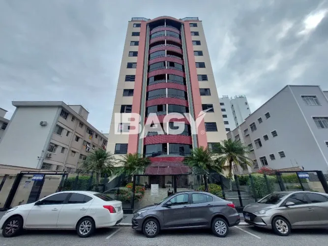 Excelente Apartamento 2 dormitório(s) em Balneário - Florianópolis