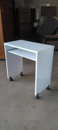 Mesa escrivaninha USADA ENTREGA dentro de Uberlândia MG, 