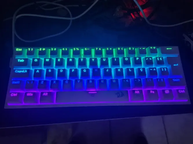 Teclado redragon fizz RGB BRANCO brown