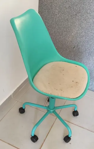 Cadeira de escritório verde anis Tok&Stok