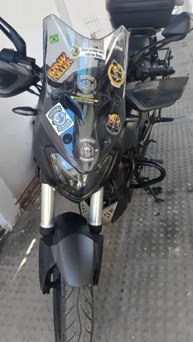 Dominar 400 impecável.