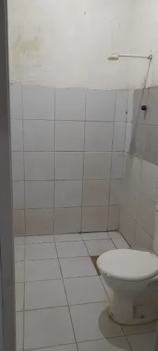 Vende-se uma casa no bairro de passarinho Recife dois quartos dois banheiros cozinha