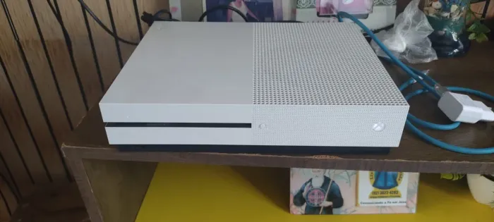 Vendo Xbox One S por 800$ apenas para pessoas de Manaus-Am
