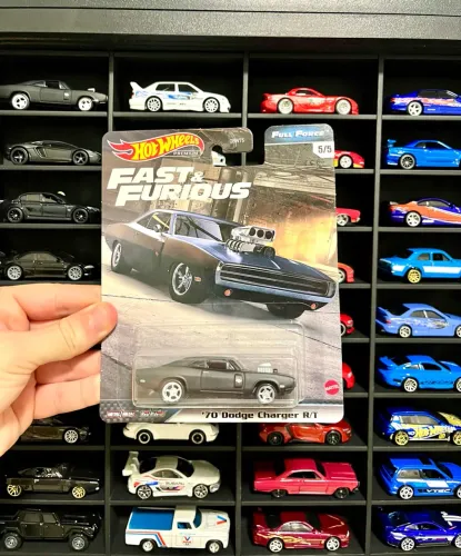 Hot Wheels Premium Dodge Charger R/T Velozes e Furiosos