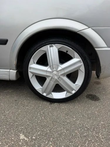 Rodas 17 Astra GSI pneus NOVOS