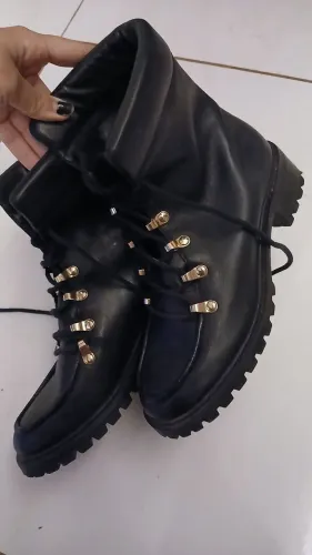 Bota preta og schutz