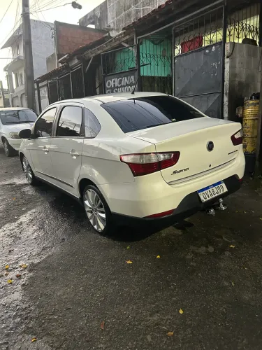 Fiat Grand Siena Essence 1.6 Flex 16V 2014