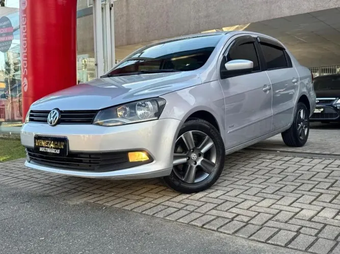 Volkswagen Voyage 1.0 Flex 12V 4P 2013