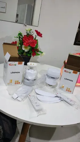 Kit com 2 Lâmpadas Ventilador de Teto LED Astre - Luz Quente e Fria c/ Controle
