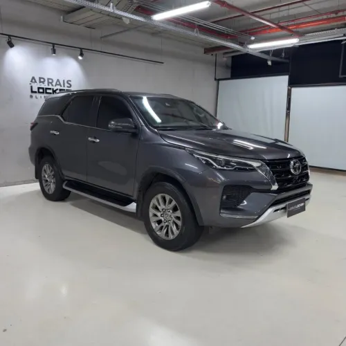 Toyota Hilux SW4 SRX 4X4 2.8 TDI 16V Dies. Aut. 2023