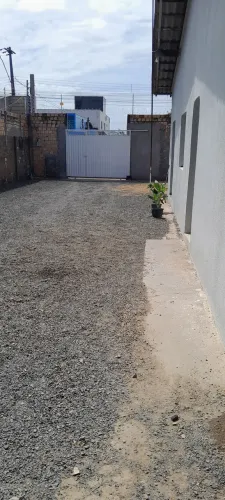 Aluga se uma casa no barrio cambara