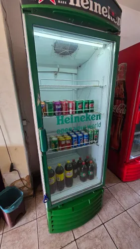 Vende se itens de restaurante e lanchonete. 6 2 9 9 1 91 8 6 8 9