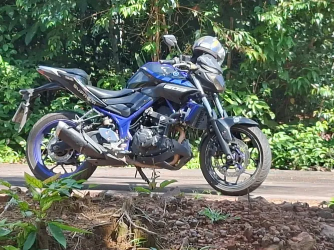 Moto MT03