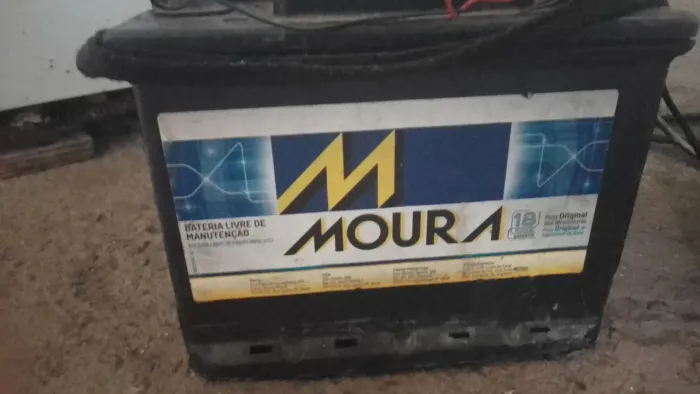 Vendo uma bateria de carro marca Moura
