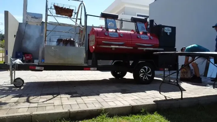 Pit Smoker Deretti Gran Panamericana 24" com Roda Gigante e Carretinha Emplacada.