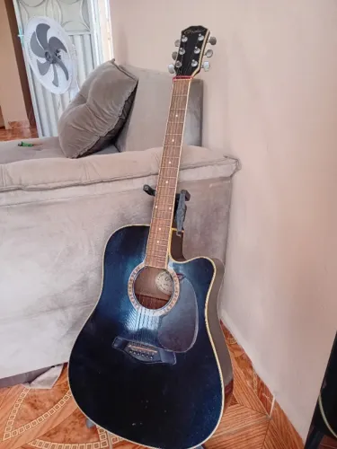 Vendo violão + pedestal