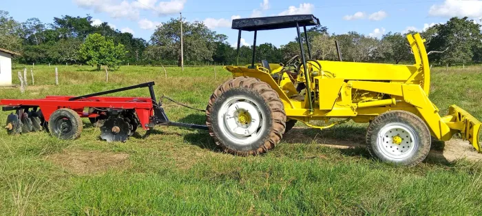 Trator Valmet 110 simples 