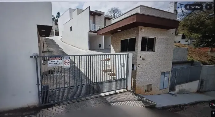 Casa 2 Dormitórios no Condomínio London em Piracaia