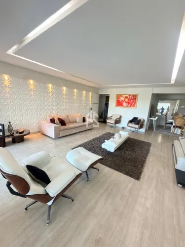 Casa Forte | 210m | 4 quartos 4 suítes | 3 vagas