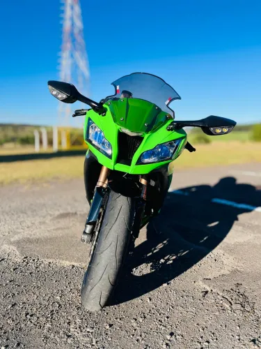 Kawasaki ZX10-R 1000cc 2011