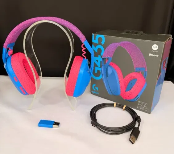 Headset Gamer Sem Fio Logitech G435 LIGHTSPEED Azul e Rosa Original
