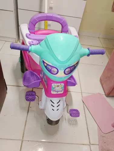 Vendo essa moto baby, usada poucas vezes.