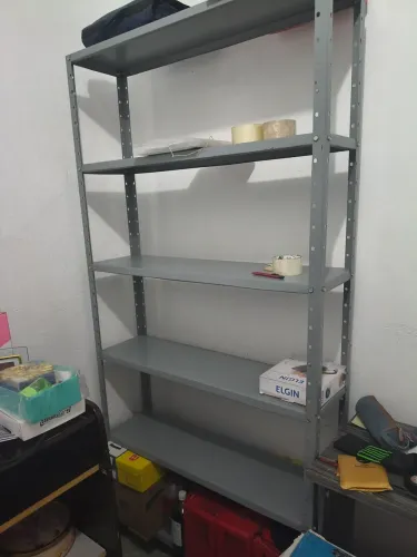 Estante de aço - Prateleira de Livros