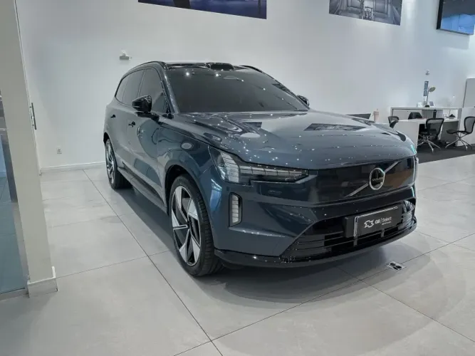 Volvo EX90 Twin Ultra AWD (elétrico) 2025