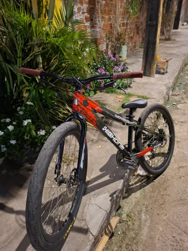 Bike pra jogo em uma do msm estilo ou montadinha mil grau, vendo tbm!!!!