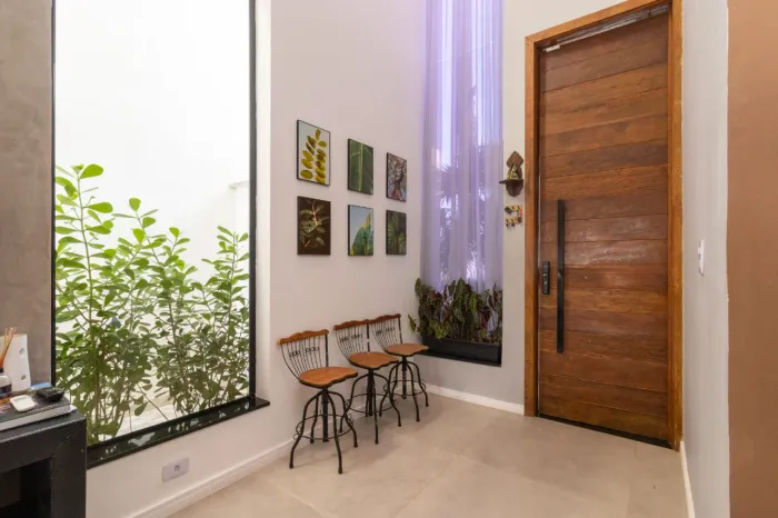 Casa em condomínio para venda com 4 quartos, sendo 3 suítes, 232m²