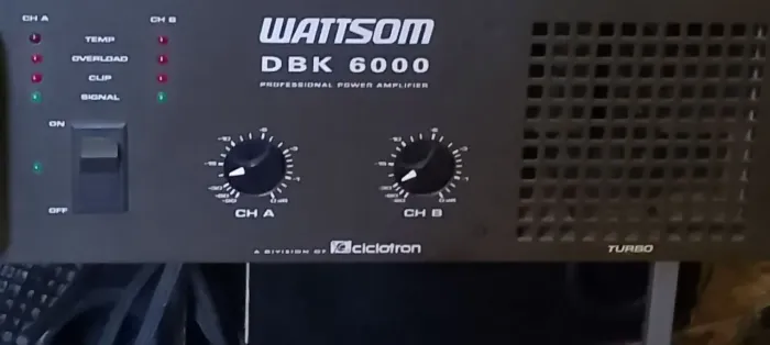 Amplificador 1500w wattsom ciclotron. Somente usado em casa