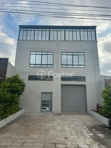 Vendo Deposito/Prédio vestiario , 3 banheiros e 4 vagas com 580m² Bairro Santa Maria Goret