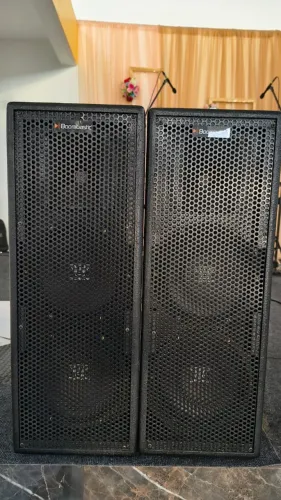 Par de caixas Line Vertical Oversound LA8 2X8 + JBL D220TI Passiva