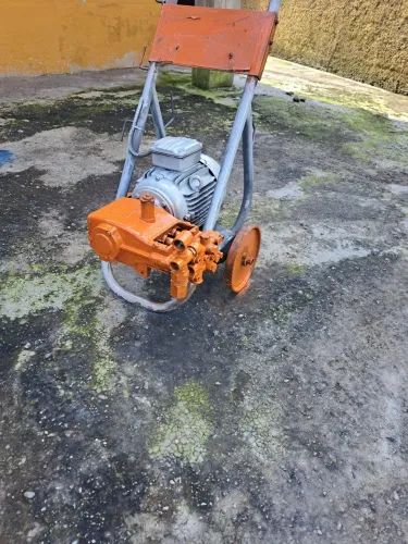 Bomba alta pressao motor trifasico  7.5 cv 