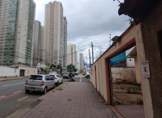Casa em Setor Bueno - Goiânia com 277m², Excelente localização ao lado Sebrae - Venda