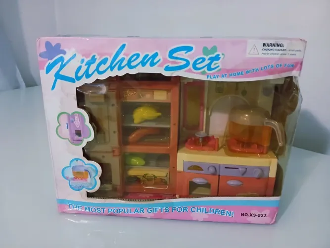 Vendo essa mine  cozinha de brinquedo..Nova