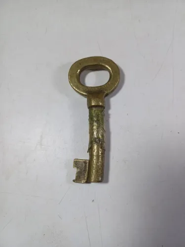 Chave em bronze decorativa para cadeados antigos 