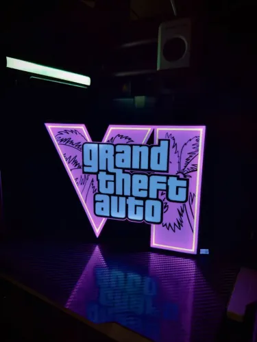 GTA 6 GTAVI Luminária Led 20x18cm