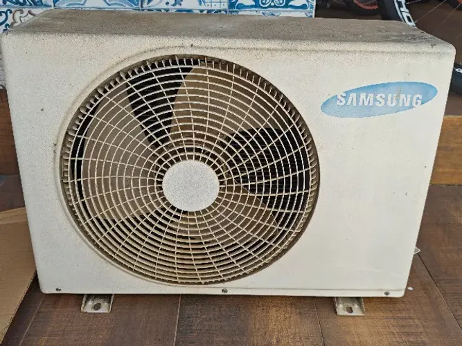 Ar Condicionado Samsung 12.000 Btus - Com Defeito
