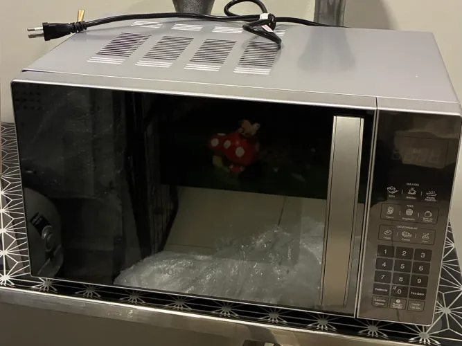 Micro-Ondas MONDIAL 20l Espelhado