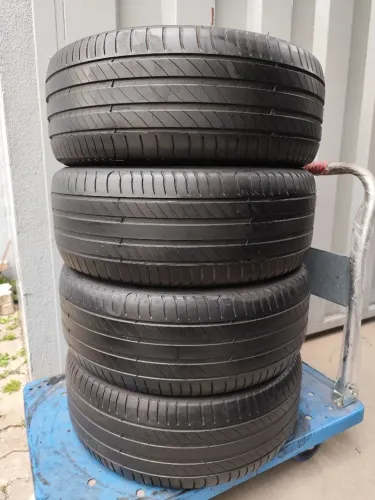 Jogo de pneus Michelin 215/50 R17" Michelin - Aceito Cartão 
