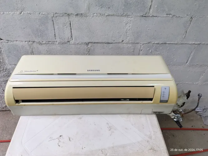 Ar condicionado split 1200 BTUs 220v
