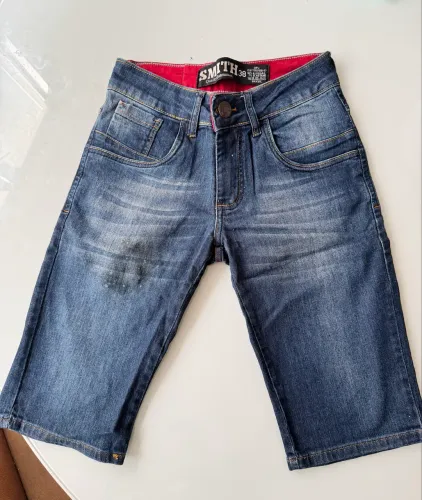 Short menino