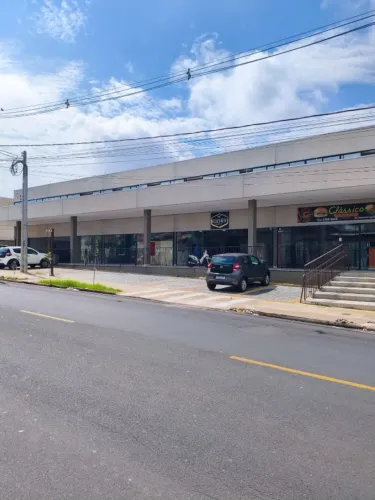 Galeria Vista Bela -ALUGA-SE -PARA FARMÁCIA 