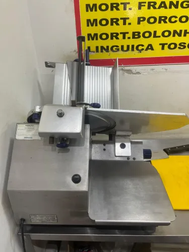 Fatiadora de queijo/presunto