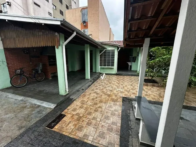 CASA À VENDA - CENTRO - PINDAMONHANGABA/SP